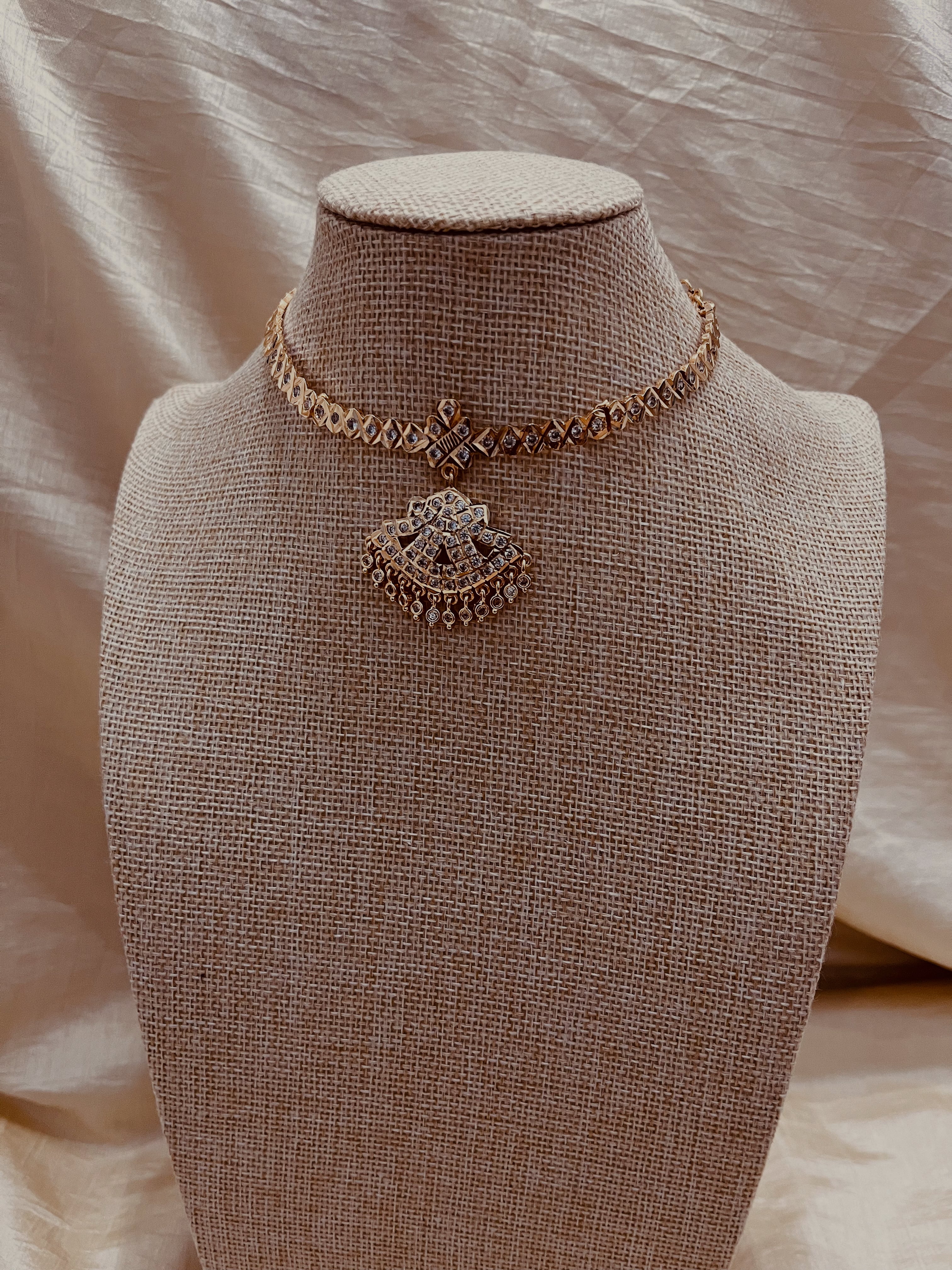 Traditional Gold Plated Attigai Choker Necklace with Intricate Stone Pendant – South Indian Temple Jewellery